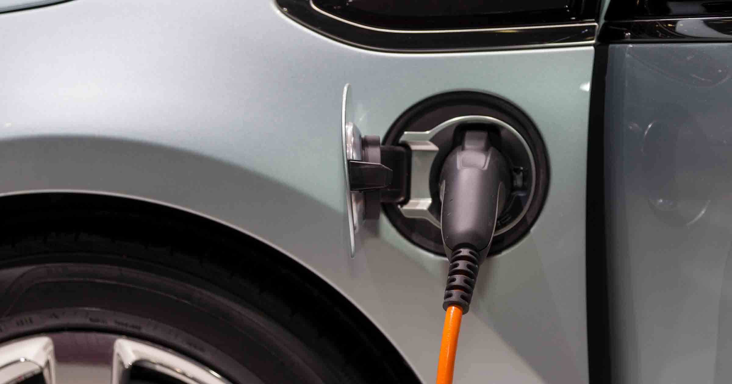 Electric_Vehicle_Charging_2400x1260